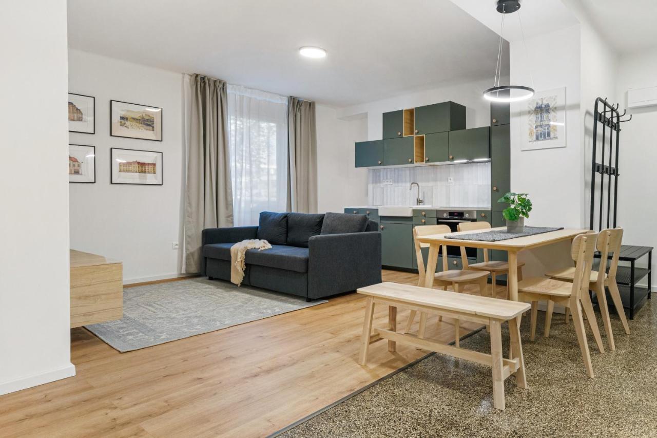Bratislava Touch 2 Bedroom Apt Bagian luar foto