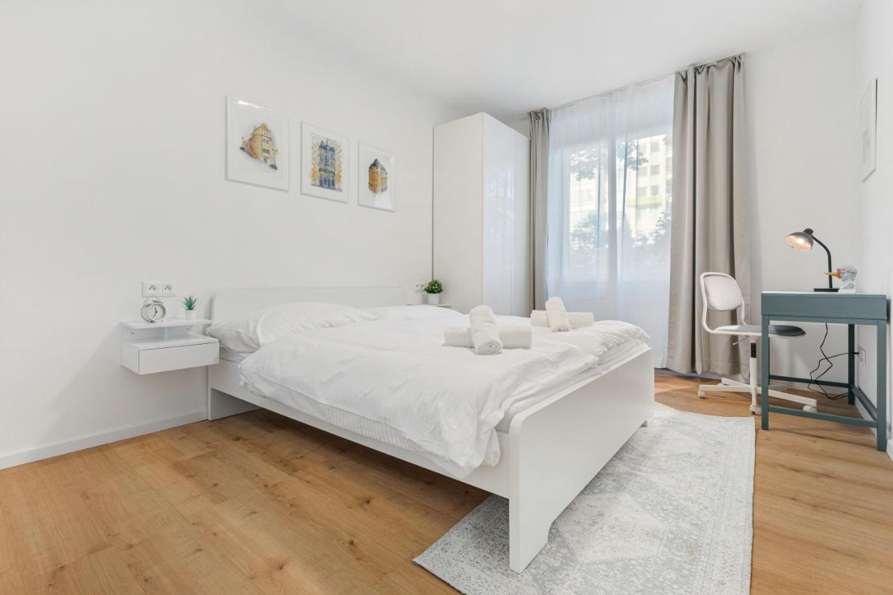 Bratislava Touch 2 Bedroom Apt Bagian luar foto