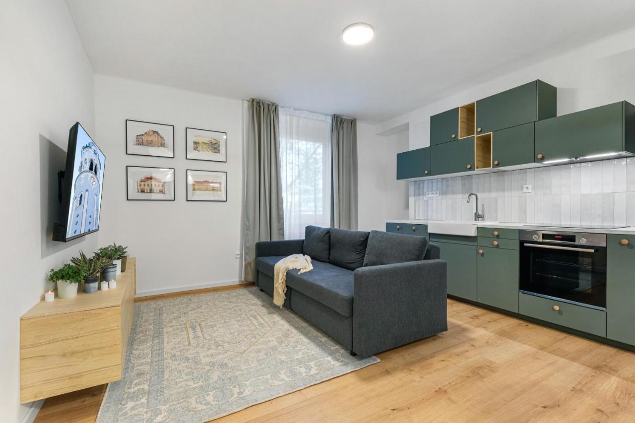 Bratislava Touch 2 Bedroom Apt Bagian luar foto